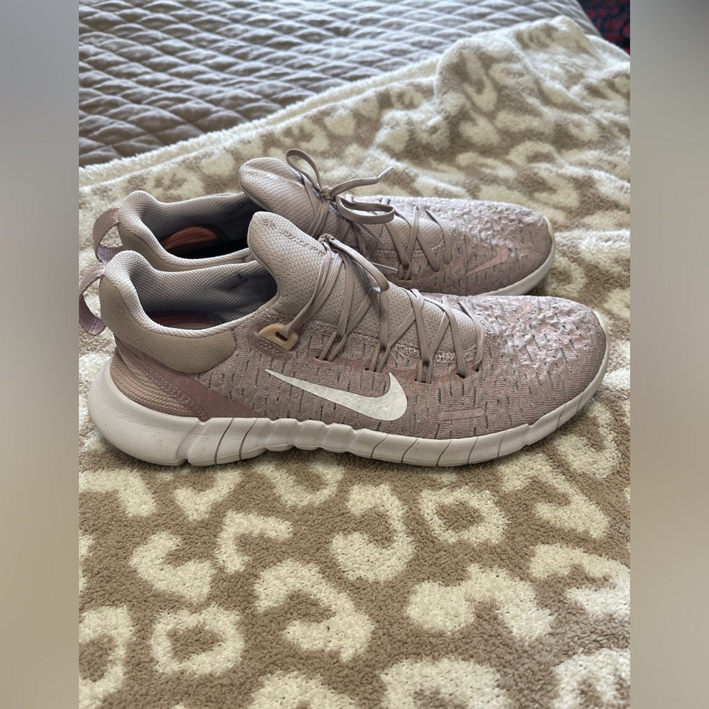 Women Nike shoes